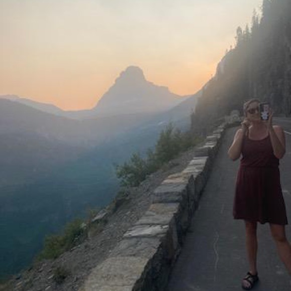 Meet your Posher, Michelle - Picture 1 of 3